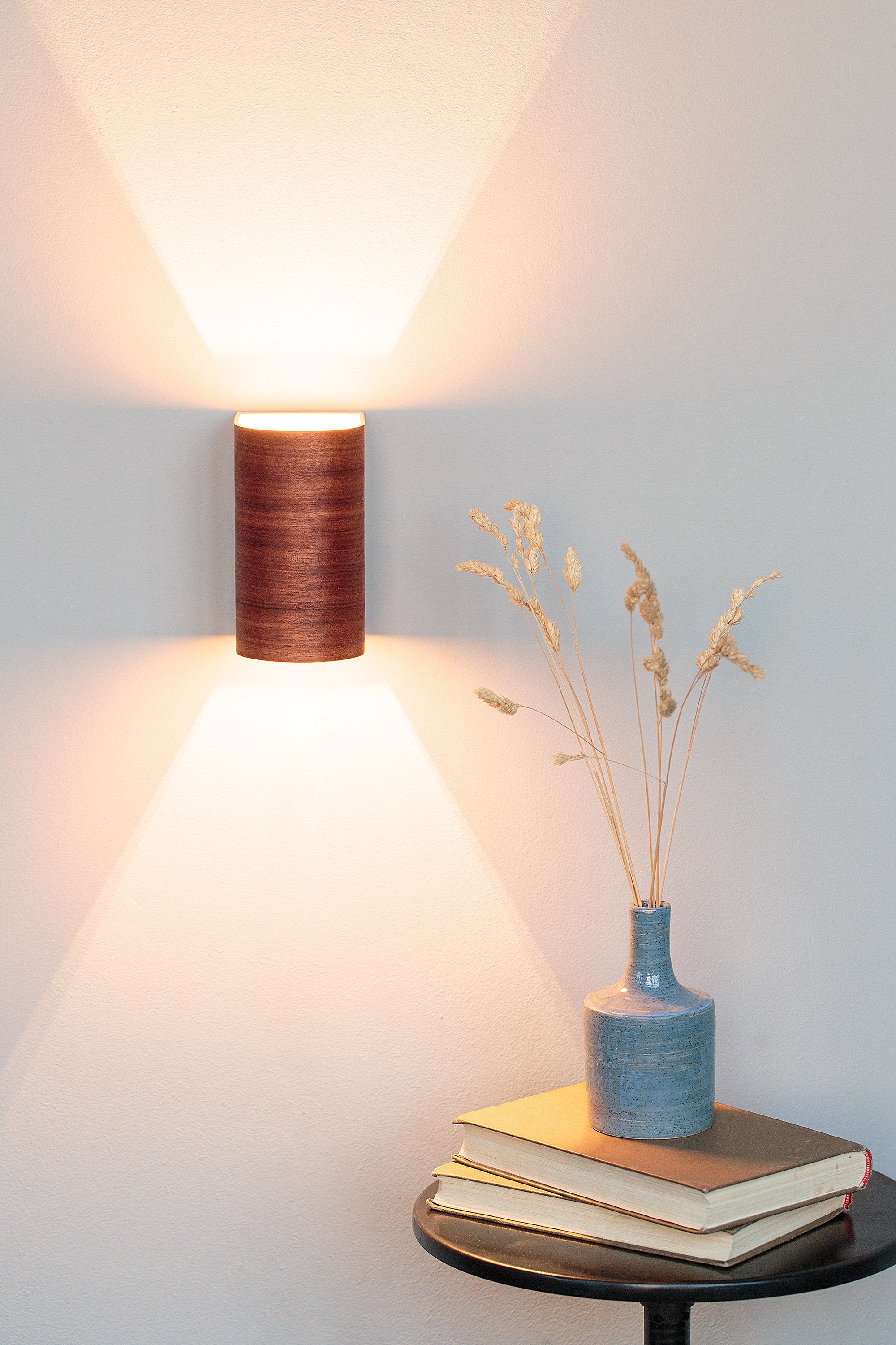 Etimoe wood wall lamp with warm LED glow